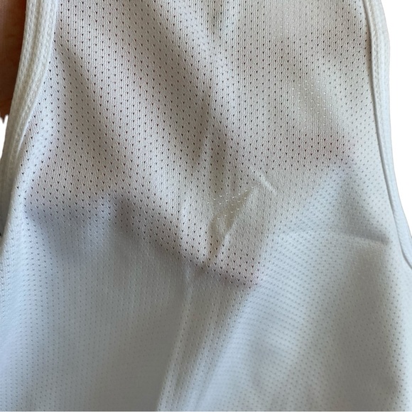 Woman’s nike size small - Picture 4 of 5